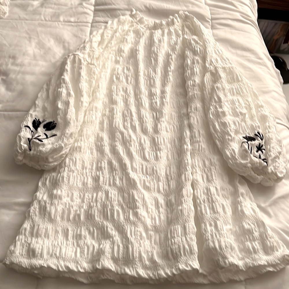 White dress nwot casual or formal great wide sleeves
